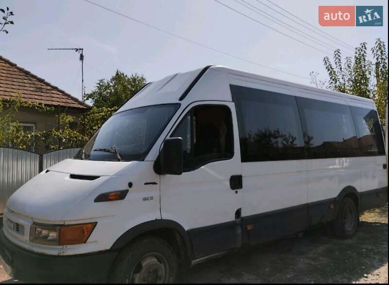 Микроавтобус Iveco Daily 2000 в 