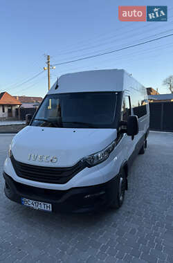 Грузопассажирский фургон Iveco Daily 2022 в 