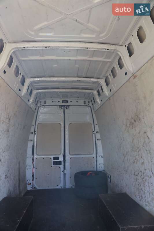 Грузовой фургон Iveco Daily 2012 в Дрогобыче