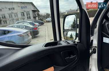 Грузовой фургон Iveco Daily 2016 в 