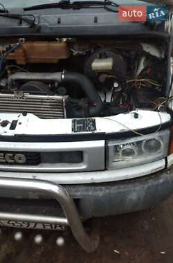 Грузопассажирский фургон Iveco Daily 2004 в 