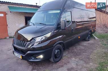 Грузовой фургон Iveco Daily 2021 в 