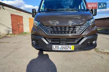 Грузовой фургон Iveco Daily 2021 в 