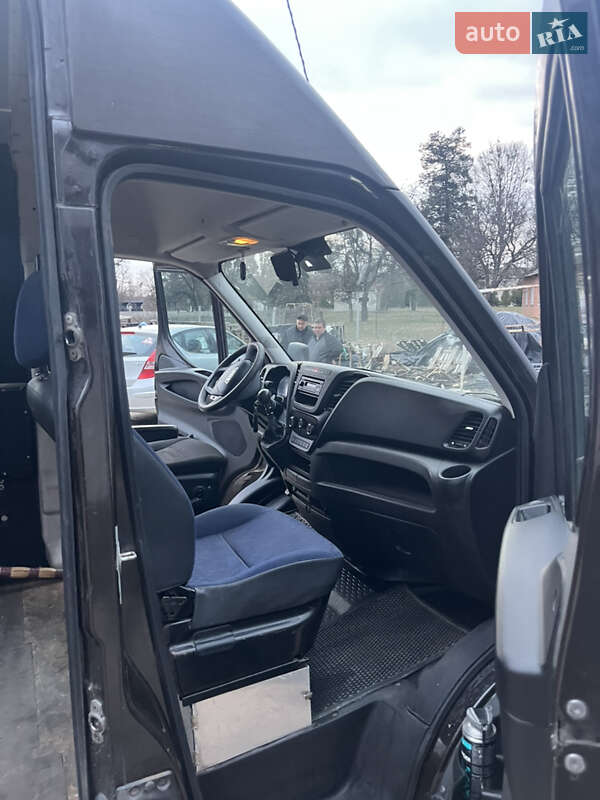 Вантажний фургон Iveco Daily 2016 в Краснокутську