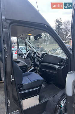 Грузовой фургон Iveco Daily 2016 в 