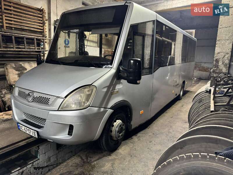Міський автобус Iveco Daily 2010 в 