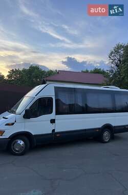 Приміський автобус Iveco Daily 2000 в 
