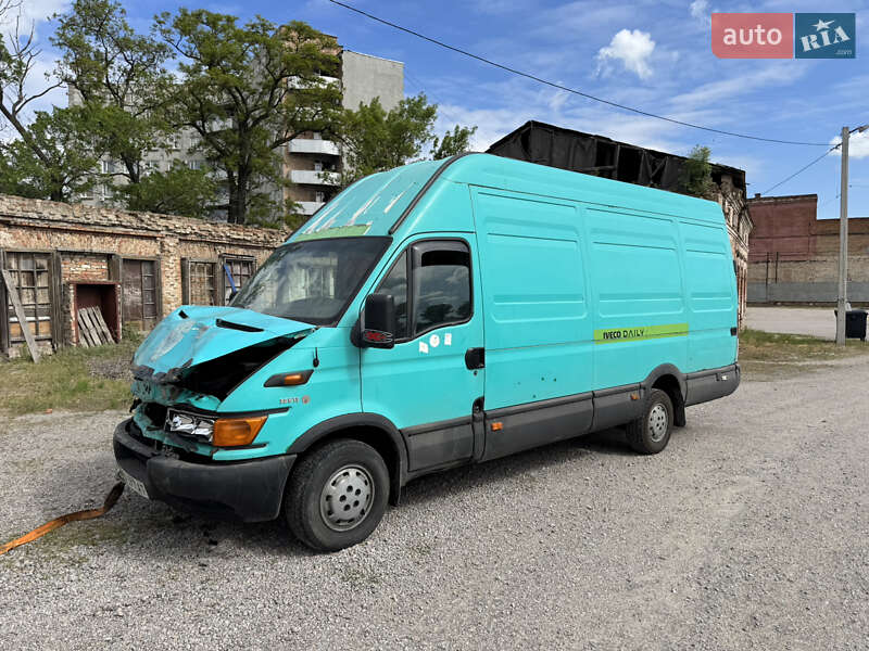 Грузовой фургон Iveco Daily 2000 в 