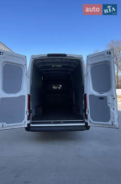 Грузовой фургон Iveco Daily 2020 в 