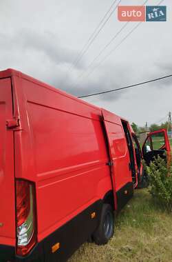 Грузовой фургон Iveco Daily 2016 в 