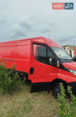Грузовой фургон Iveco Daily 2016 в 