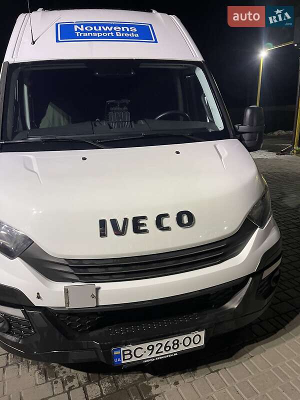 Грузопассажирский фургон Iveco Daily 2018 в 