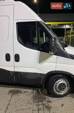 Грузопассажирский фургон Iveco Daily 2018 в 