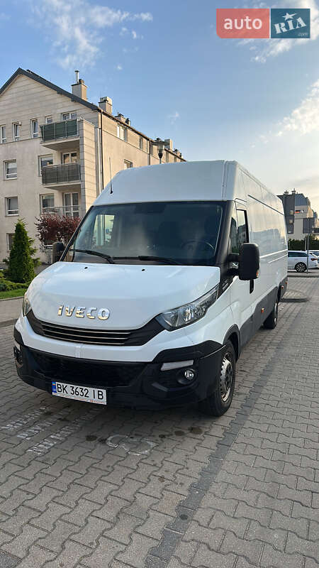 Грузовой фургон Iveco Daily 2018 в 
