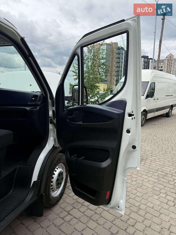 Автовоз Iveco Daily 2018 в Шептицькому