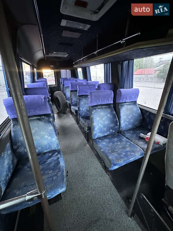 Мікроавтобус Iveco Daily 2003 в Львові