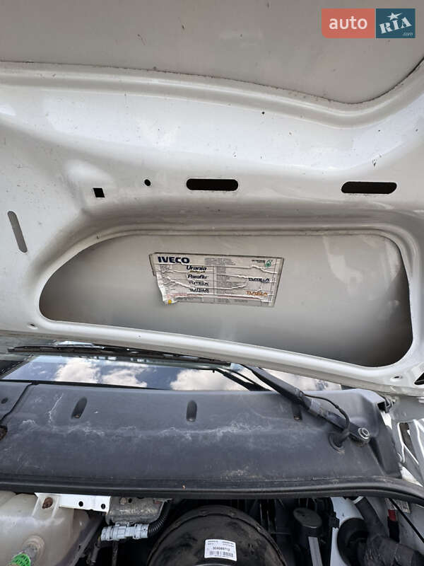 Эвакуатор Iveco Daily 2011 в Хороле