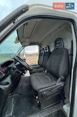 Грузовой фургон Iveco Daily 2015 в 