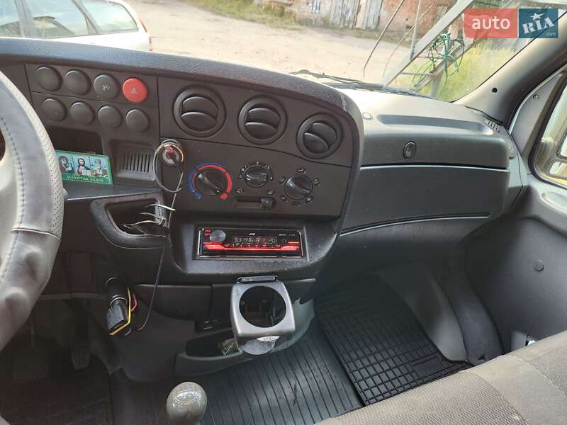Вантажний фургон Iveco Daily 2006 в Києві
