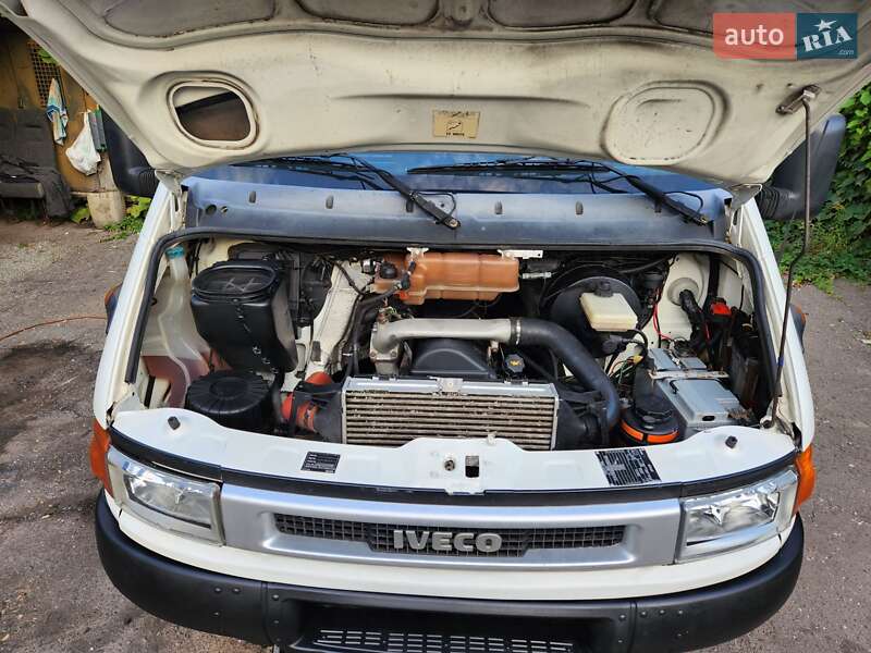 Вантажний фургон Iveco Daily 2006 в Києві