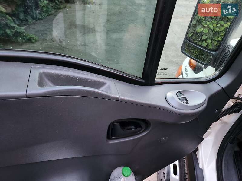 Вантажний фургон Iveco Daily 2006 в Києві