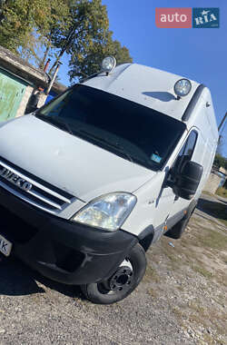 Грузовой фургон Iveco Daily 2008 в Змиеве