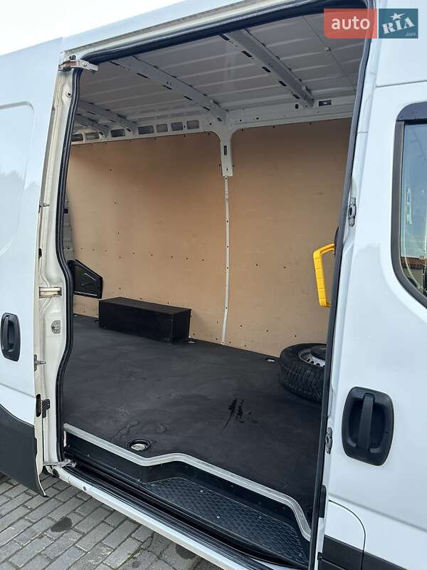Грузовой фургон Iveco Daily 2023 в Рава-Русской