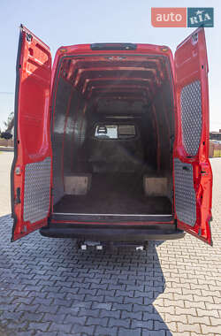 Грузовой фургон Iveco Daily 2015 в 