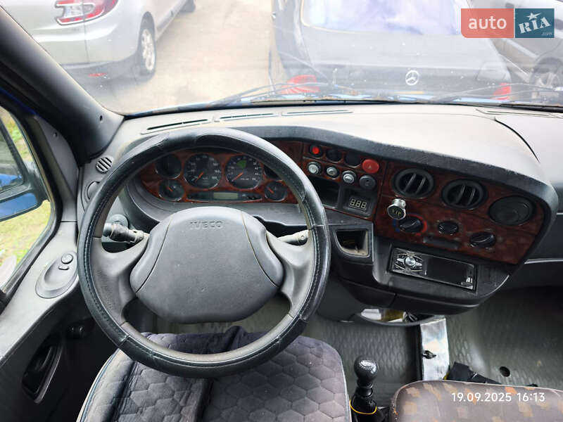 Пригородный автобус Iveco Daily 2004 в Каневе