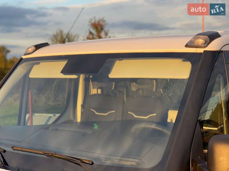 Автовоз Iveco Daily 2020 в Ужгороде