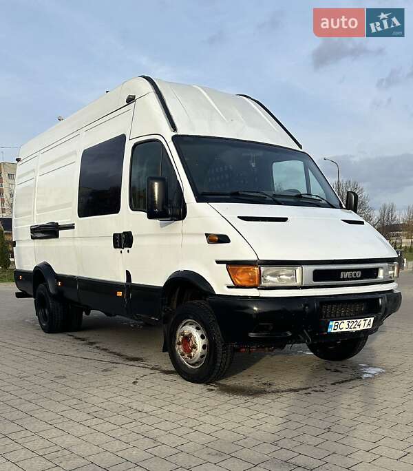Грузовой фургон Iveco Daily 2003 в  фото Грузовой фургон Iveco Daily 2003 в
