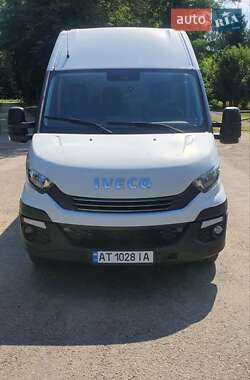 Грузовой фургон Iveco Daily 2017 в 