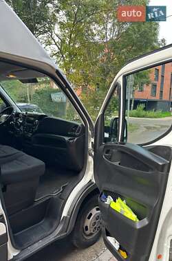 Вантажопасажирський фургон Iveco Daily 2018 в 
