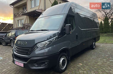 Грузовой фургон Iveco Daily 2022 в Черновцах