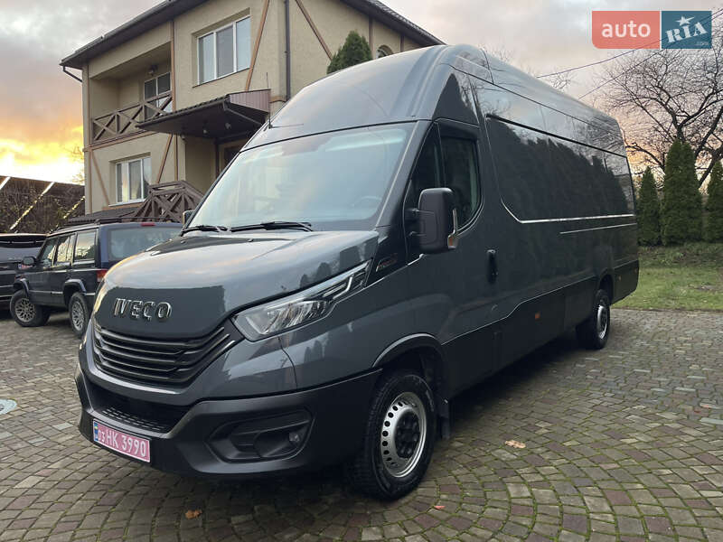 Вантажний фургон Iveco Daily 2022 в Чернівцях фото Вантажний фургон Iveco Daily 2022 в Чернівцях