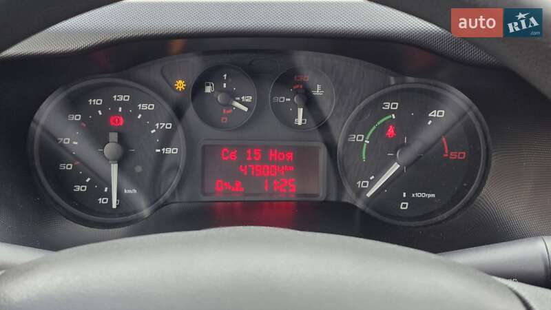 Грузовой фургон Iveco Daily 2015 в Киеве