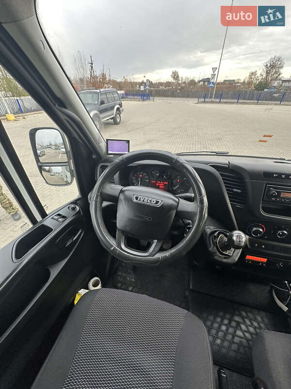 Вантажний фургон Iveco Daily 2015 в Ковелі