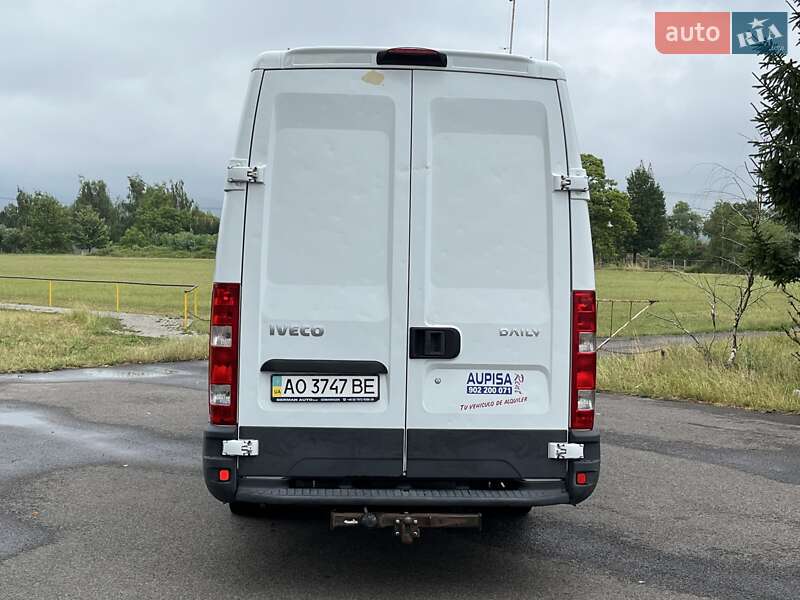 Грузовой фургон Iveco Daily 2012 в Мукачево