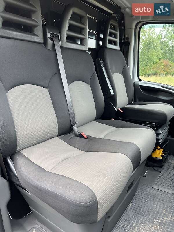 Грузовой фургон Iveco Daily 2012 в Мукачево