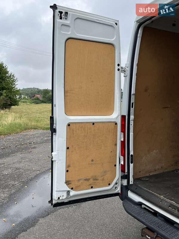 Грузовой фургон Iveco Daily 2012 в Мукачево