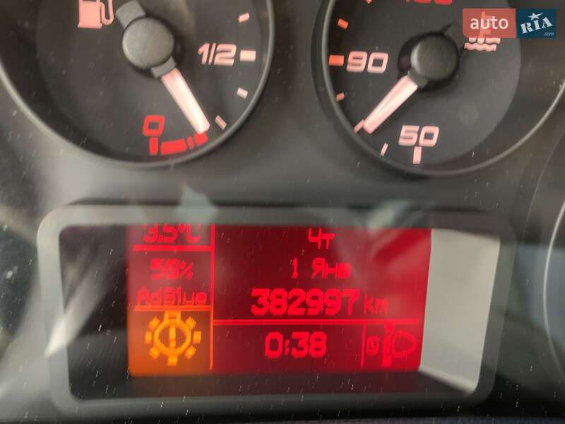 Вантажний фургон Iveco Daily 2016 в Золочеві