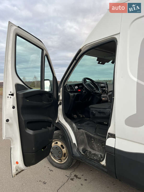 Микроавтобус грузовой (до 3,5т) Iveco Daily 2015 в Луцке