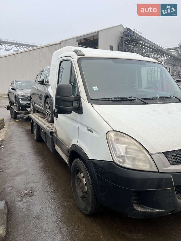 Автовоз Iveco Daily 2015 в Ровно