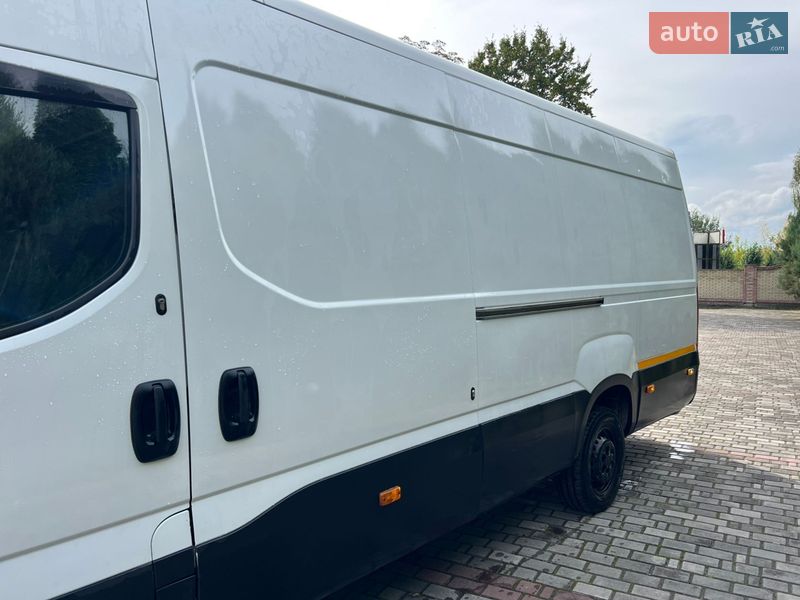 Вантажний фургон Iveco Daily 2015 в Самборі