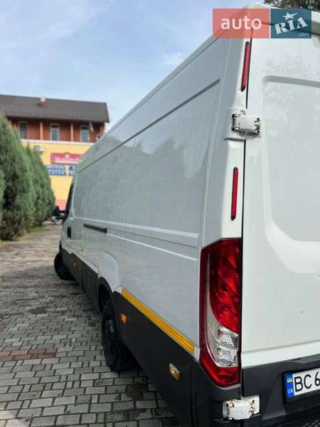 Вантажний фургон Iveco Daily 2015 в Самборі