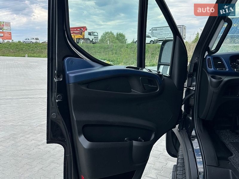 Грузовой фургон Iveco Daily 2017 в Львове