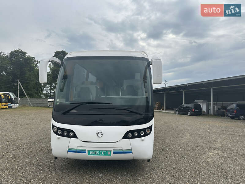 Туристичний / Міжміський автобус Iveco EuroCargo 2009 в Чернівцях