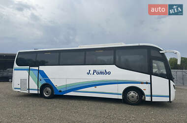 Туристичний / Міжміський автобус Iveco EuroCargo 2009 в Чернівцях