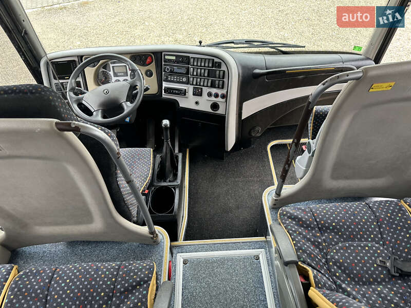 Туристичний / Міжміський автобус Iveco EuroCargo 2009 в Чернівцях