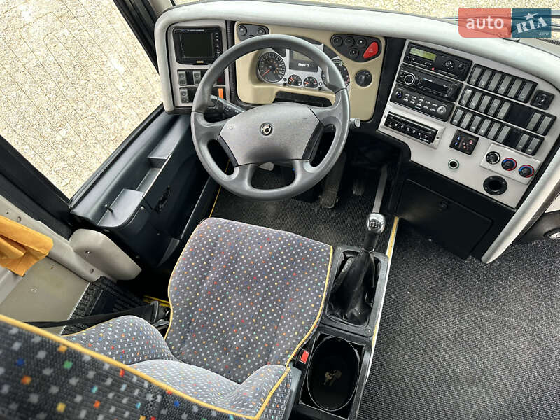 Туристичний / Міжміський автобус Iveco EuroCargo 2009 в Чернівцях